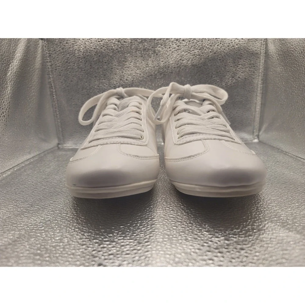 IZOD Men's White Memory Foam Lion Sneakers Size 9M Casual Low Top Comfort Shoes‎